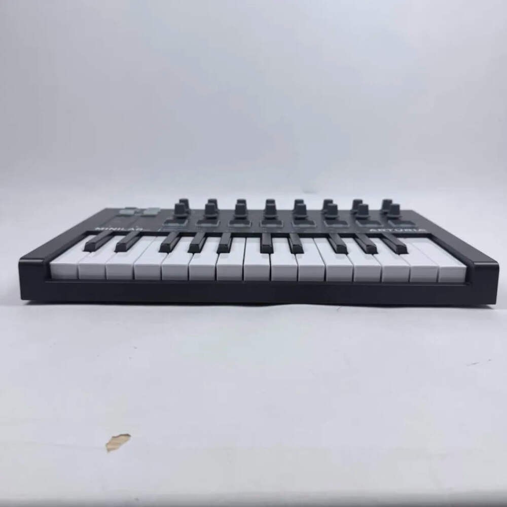 Arturia Mini Lab Mk.2 Universal Midi Controller