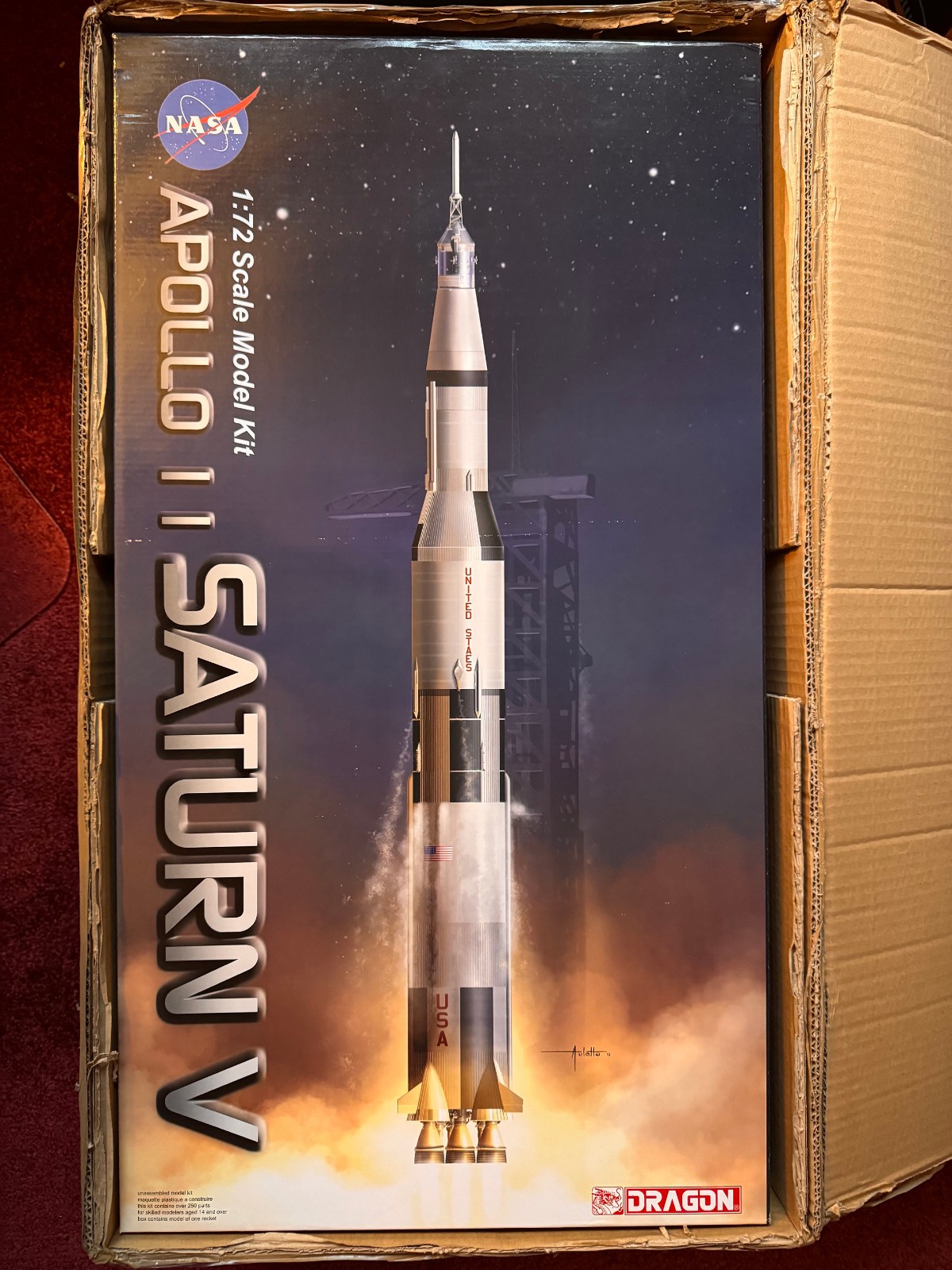 Dragon Saturn V Apollo 11 in 1/72nd Scale Model Kit #11017  Complete