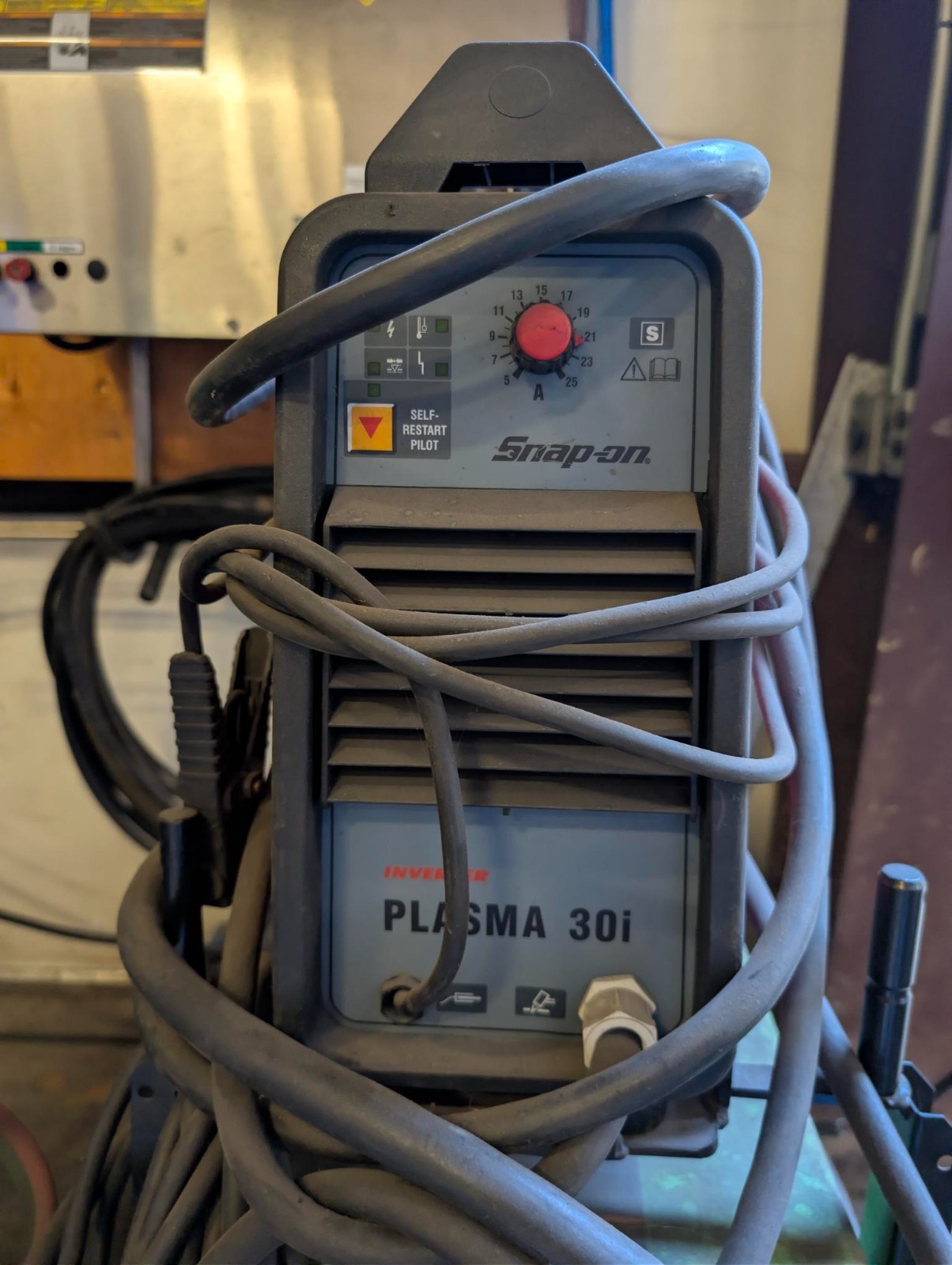 Snap-on Plasma Cutter 30i