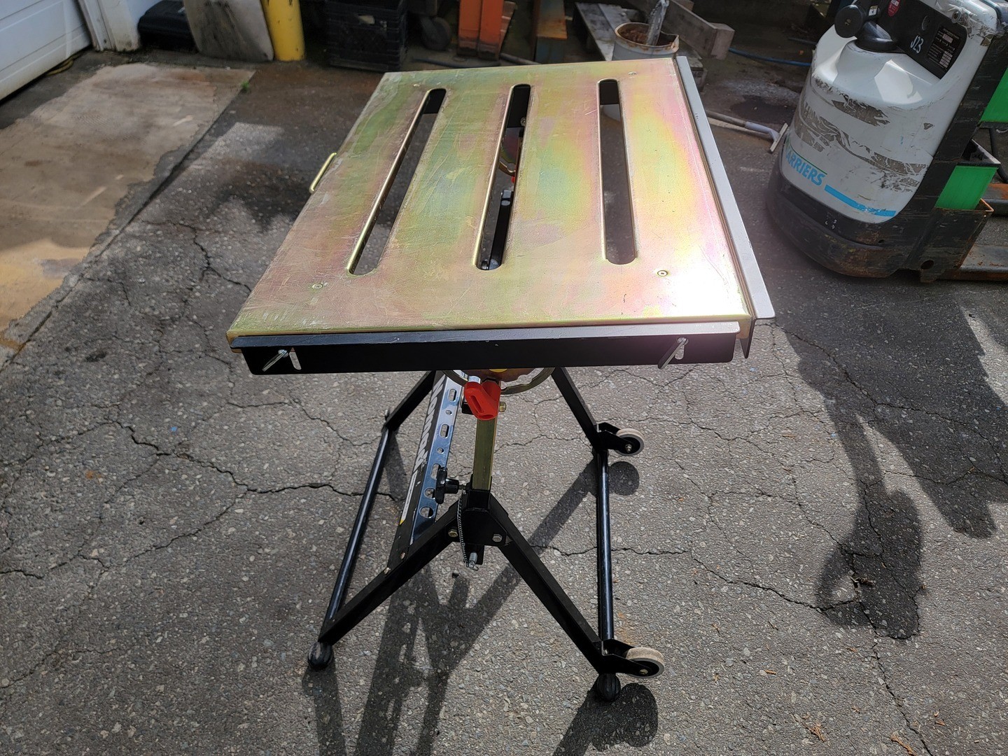 Nomad 30" x 20" Portable Welding Workbench Table