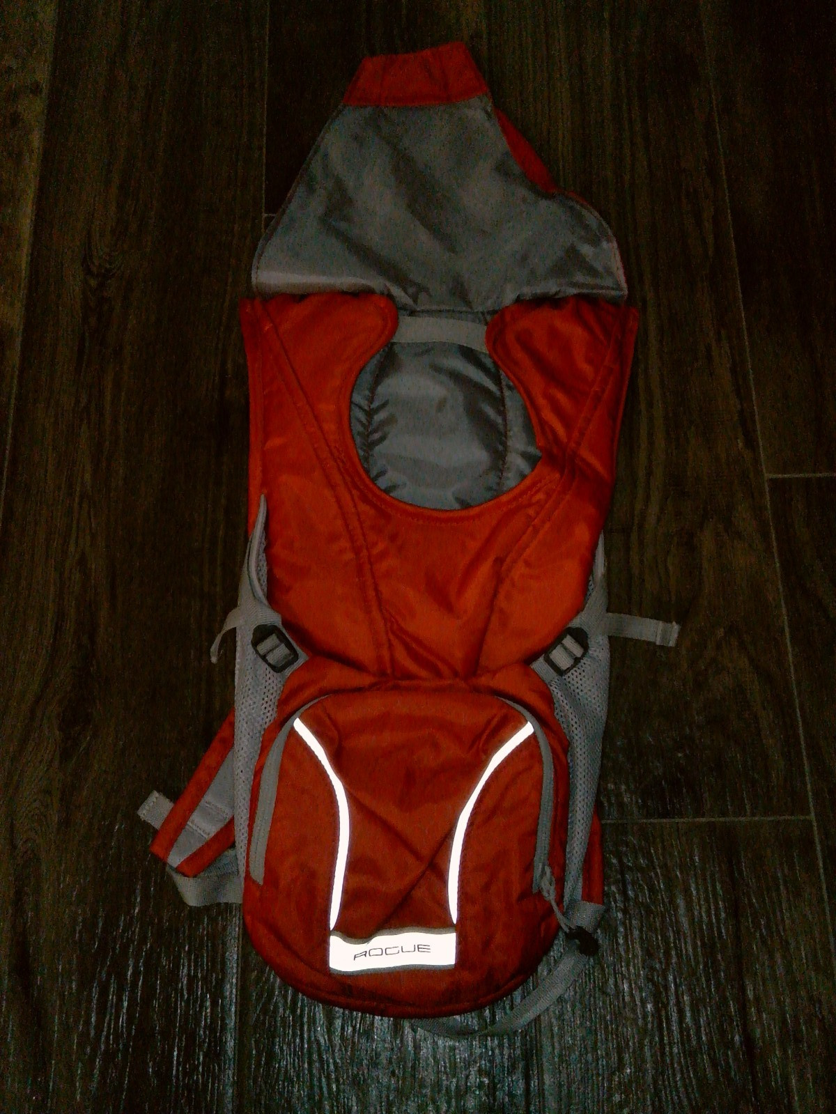 Camelbak Rogue Red Gray Hydration Pack 2.0L No Bladder Nylon Excellent
