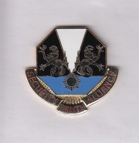 650th MILITARY INTELLIGENCE GROUP MI crest DUI badge c/b G-23