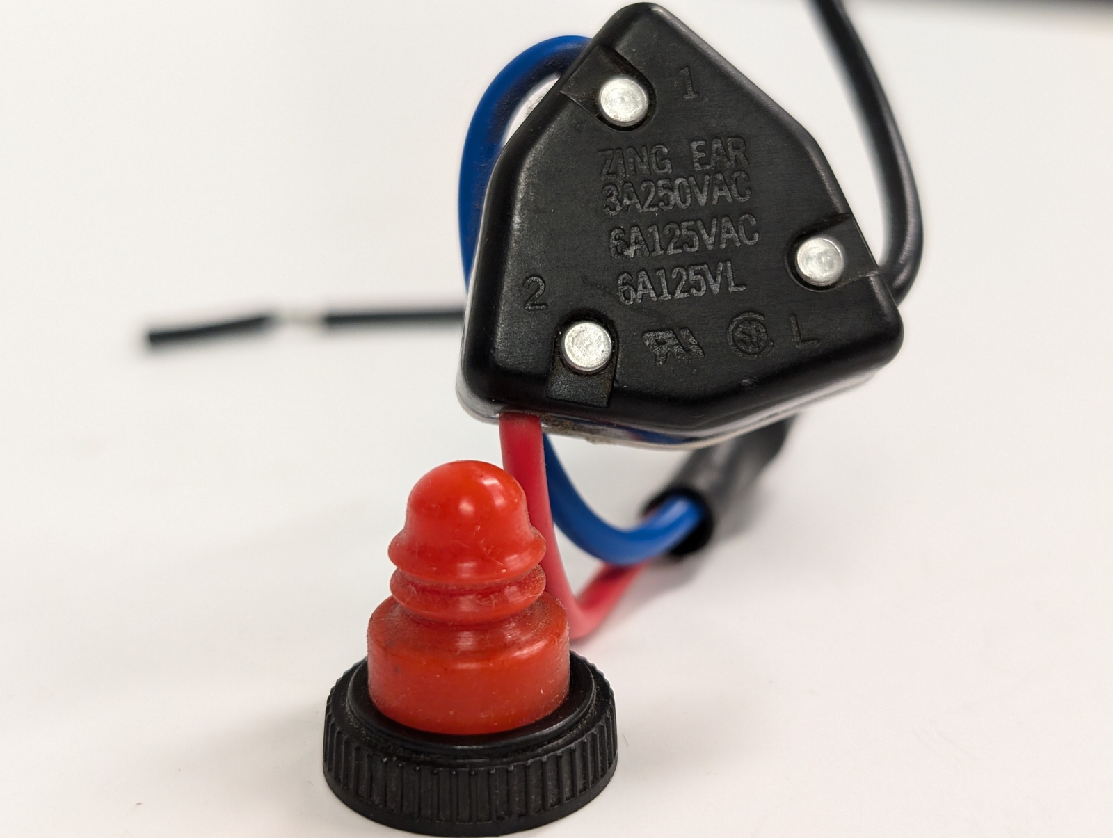 PRE-WIRED PUSH-BUTTON SWITCH W/RUBBER BOOT (OFF-OFF-ON)