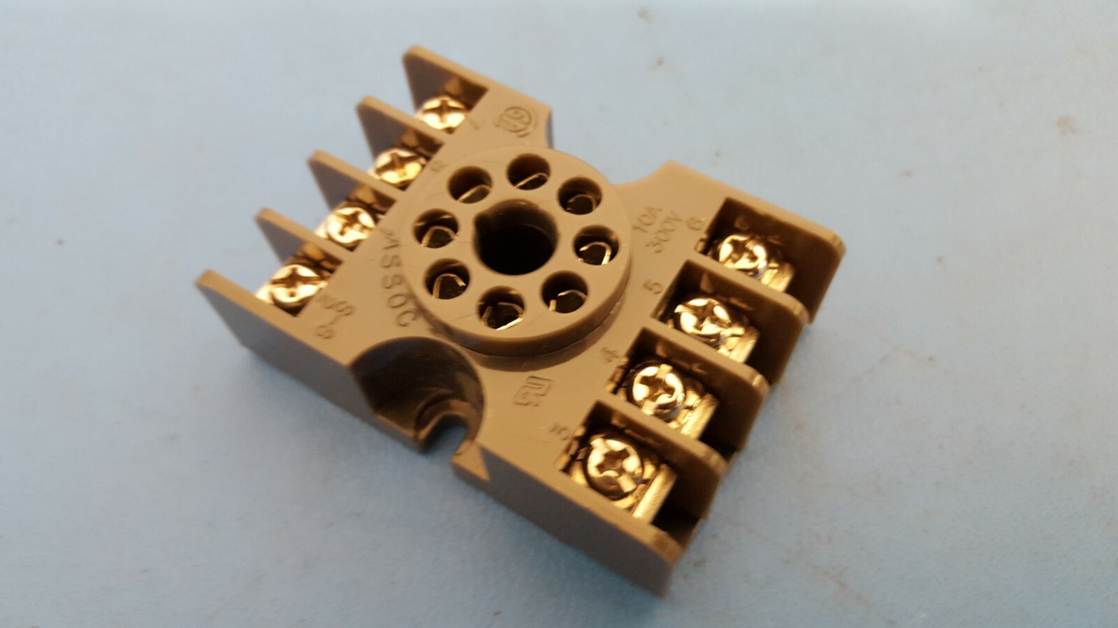 Relay Sockets, 8 PIN, 10Amp, 300V, Young & Associates, RS8, Screw W captivate
