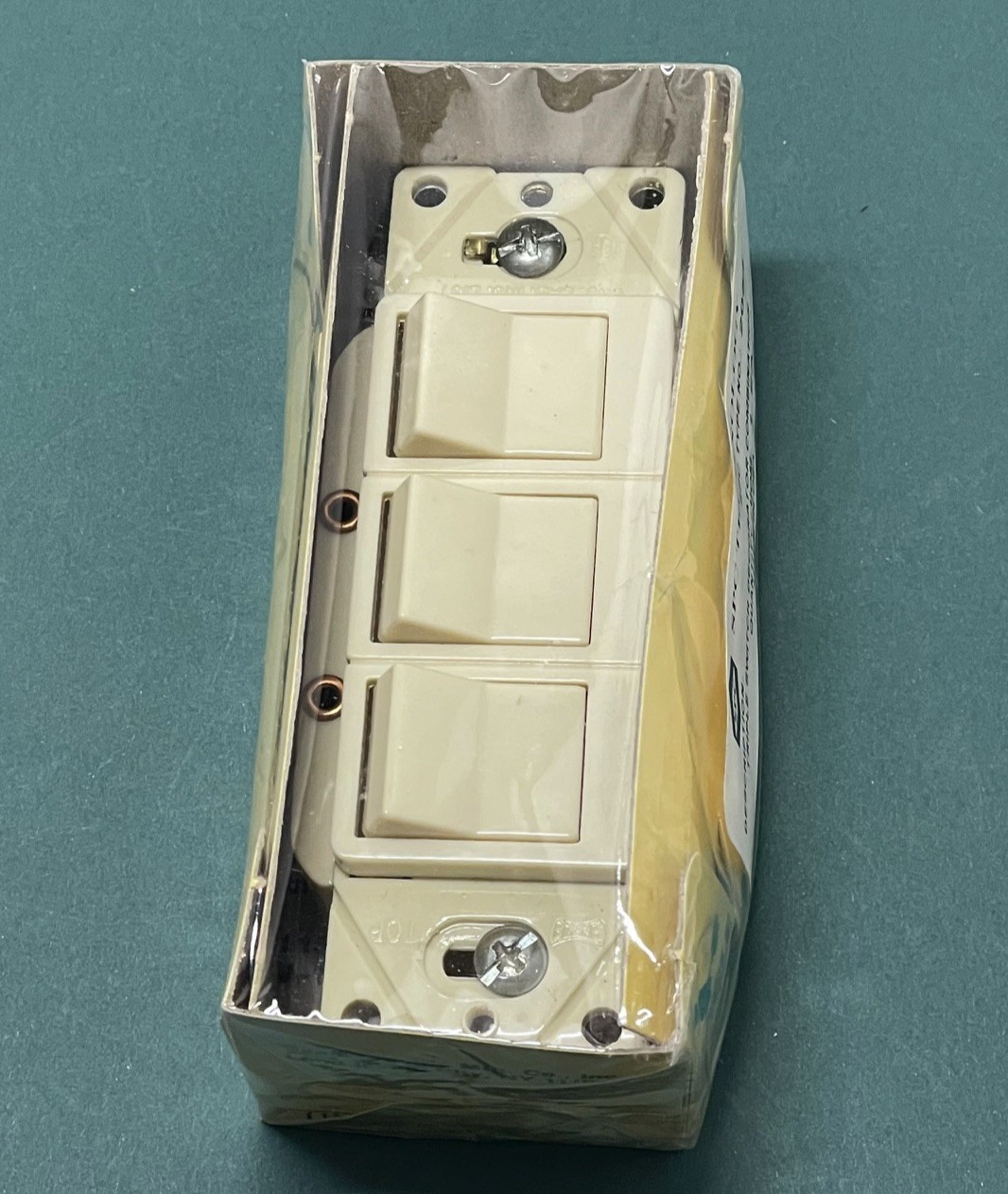 Eagle 3283V Triple Decorator Switch Combination Device NOS 15A 120V - Ivory