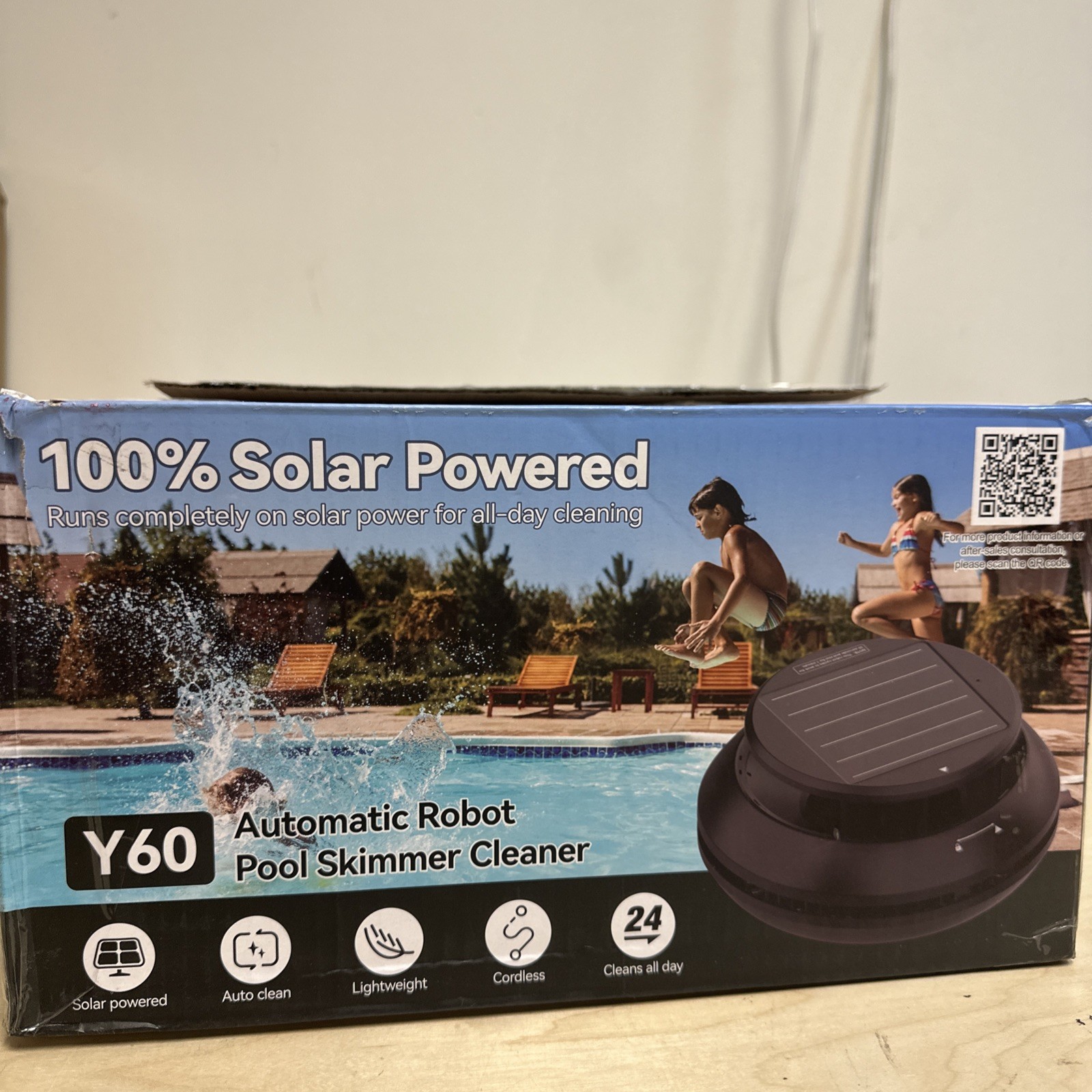 Y60 Solar-Powered Robotic Pool Skimmer - Cordless Automatic Pool Cleaner