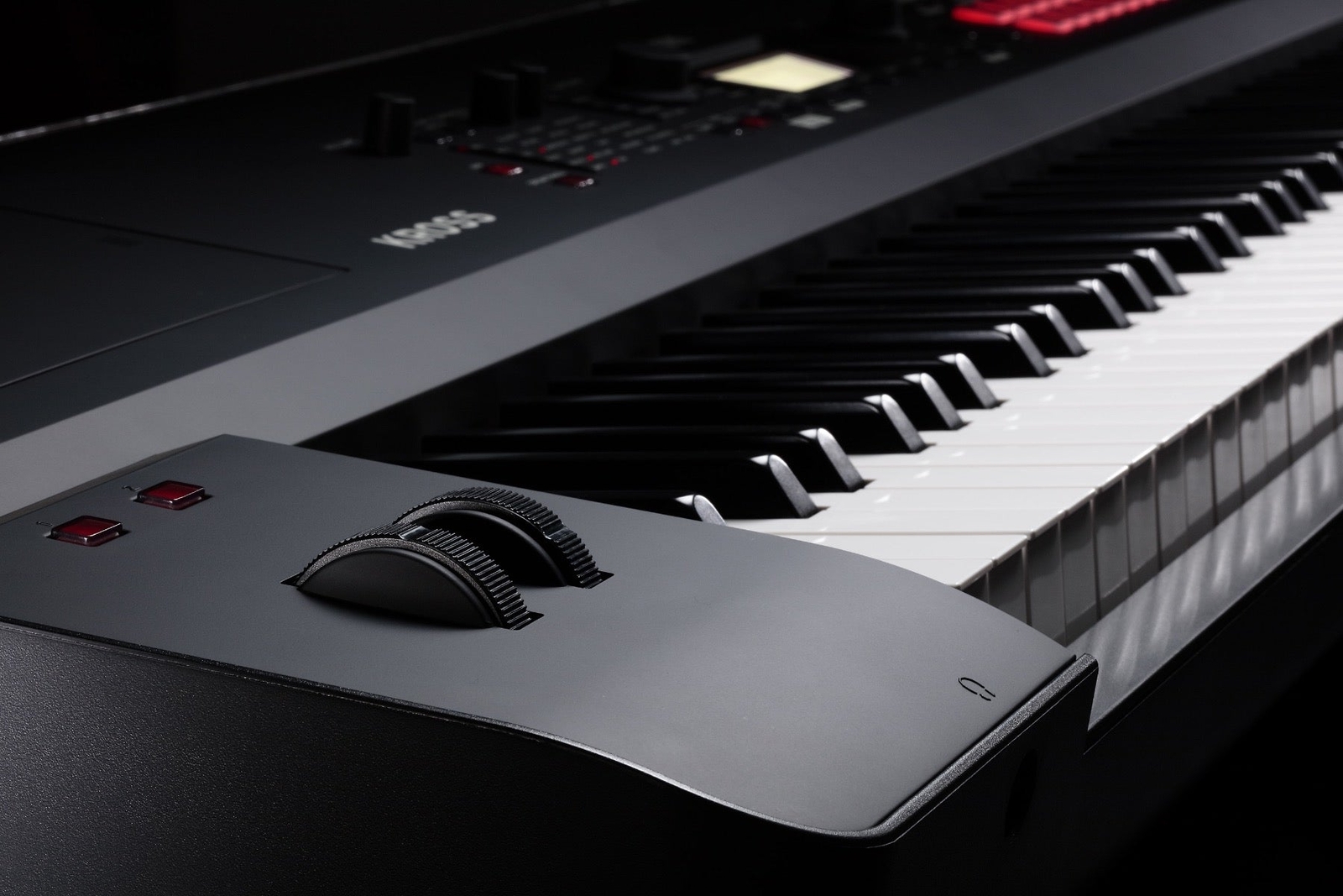 Korg Kross 2 88 Music Workstation - Matte Black CARRY BAG KIT