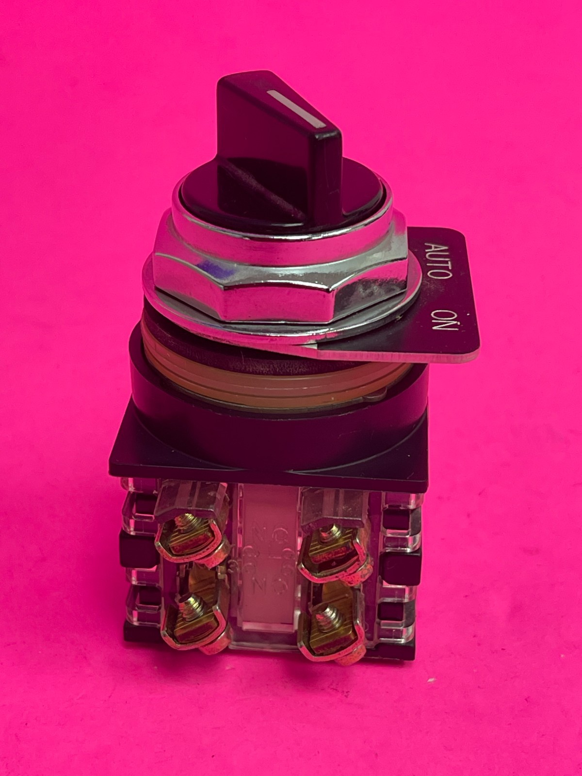 Ge CR104P 2-Position Selector Switch Knob Black, 2NO/2NC