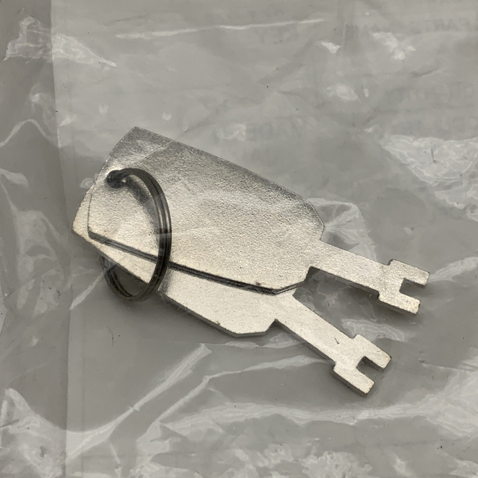 Sanyo 624 076 4740 Refrigerator Genuine OEM 2-Prong Key (Set of Two) 6240764740