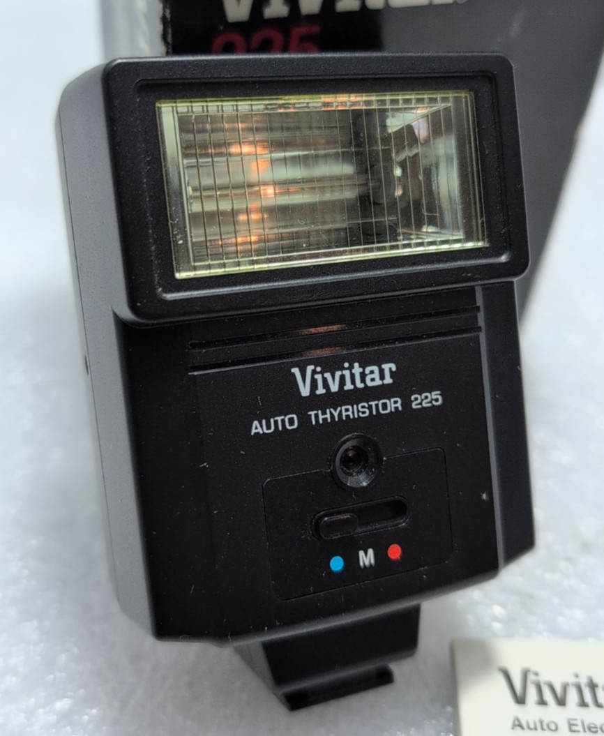 Vivitar 225 Flash with Flash Cord & Manual