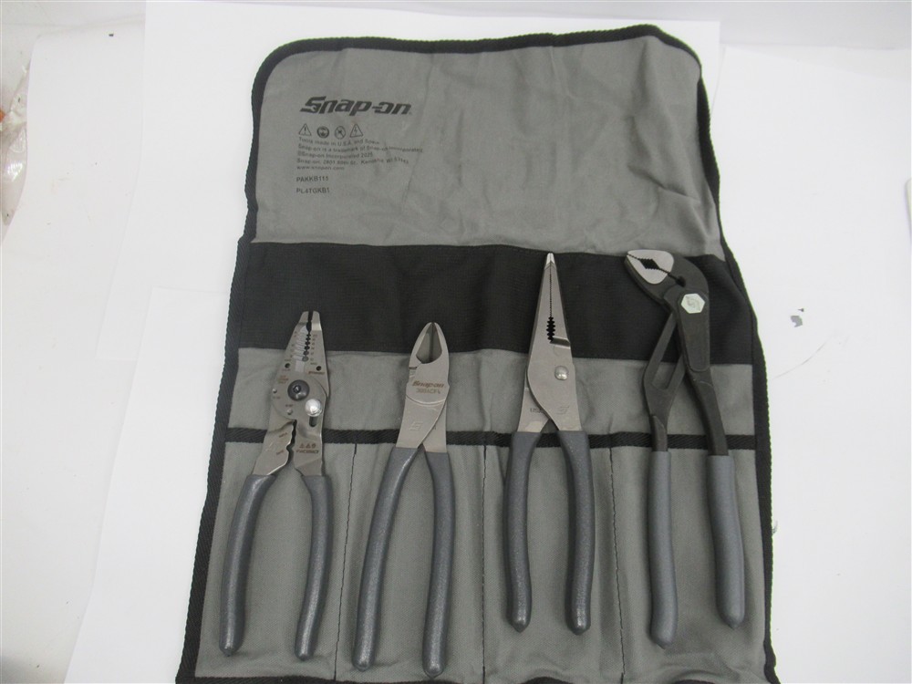 Snap-On PL4TGKB1 , 4 pc Pliers To Go Set W/Kit Bag (Dark Titanium)