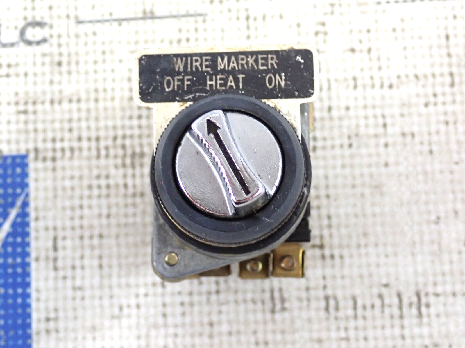 GE 3 Position Maintain Selector Switch With 2) CR2940U201 Contact Blocks