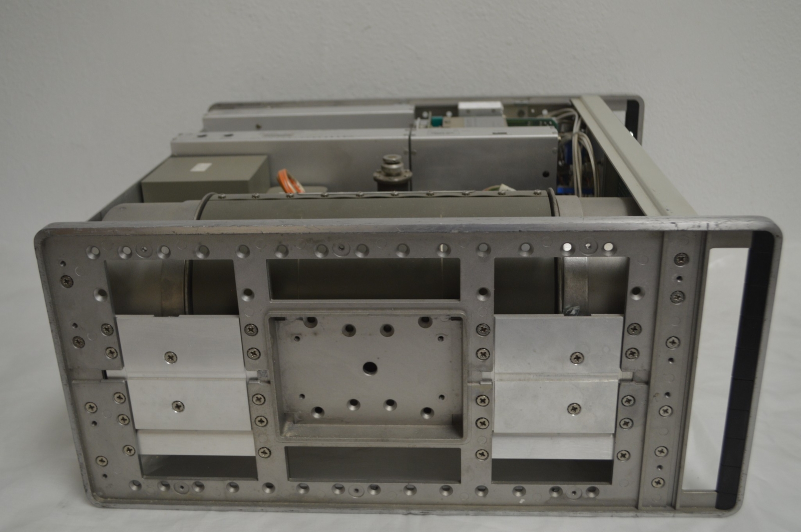 *TC* HEWLETT PACKARD HP 5061B CESIUM BEAM FREQUENCY STANDARD (TMD39)