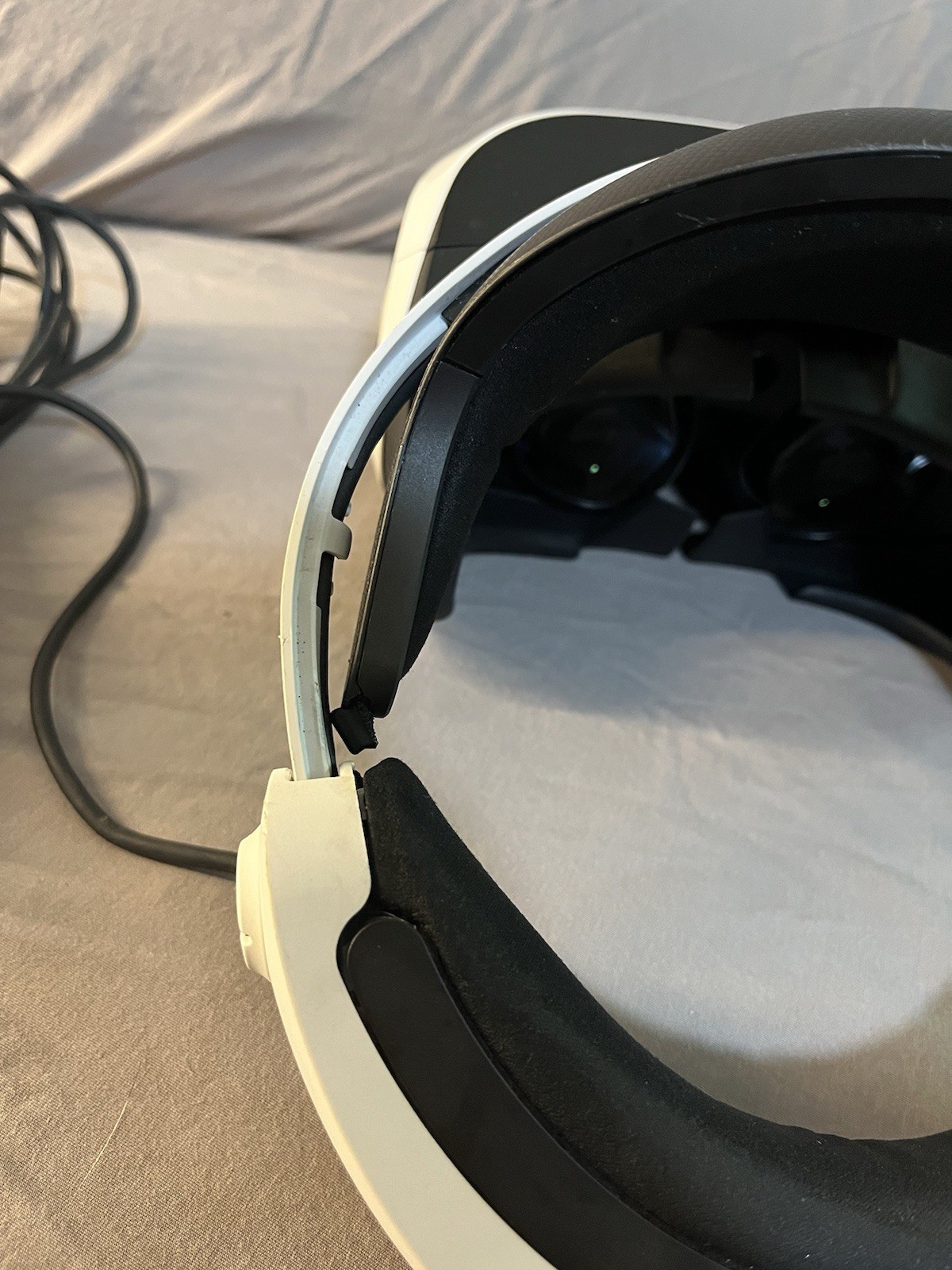 PS VR HEADSET AND PROCESSOR ONLY Tested