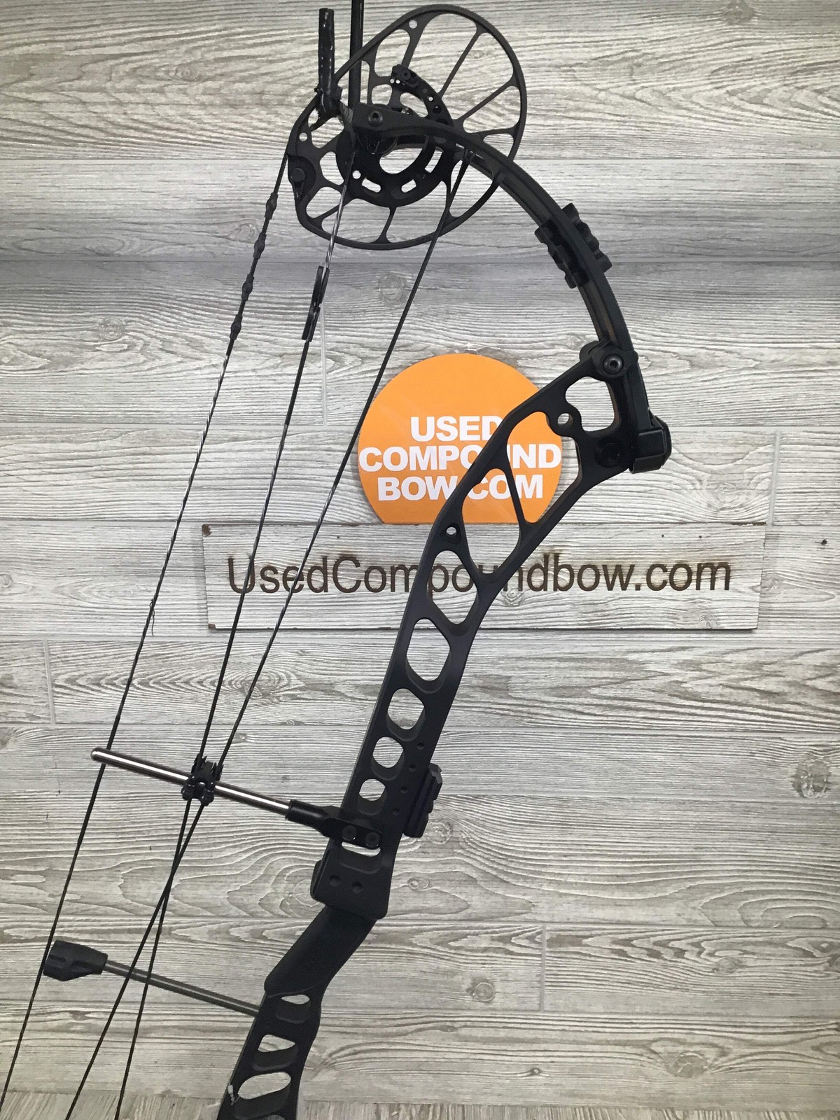 NEW IN BOX W/Warranty PSE Shootdown Pro E2 70# RH Black Target Bow