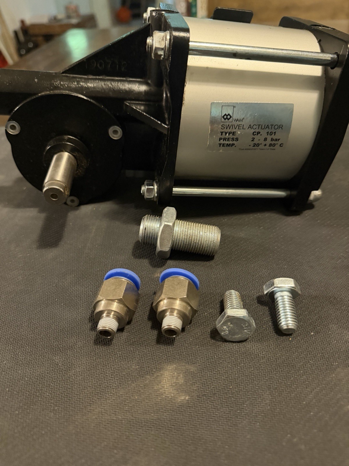 WAN SWIVEL ACTUATOR TYPE CP.101 PRESS 2.8 Bar OPEN BOX
