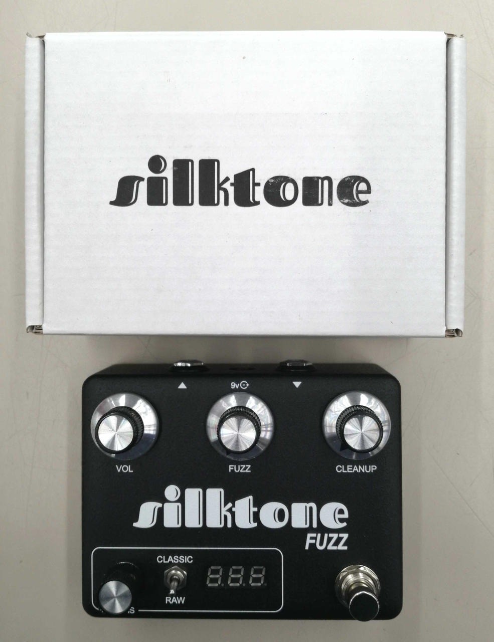 Silktone Fuzz Guitar Effects Pedal