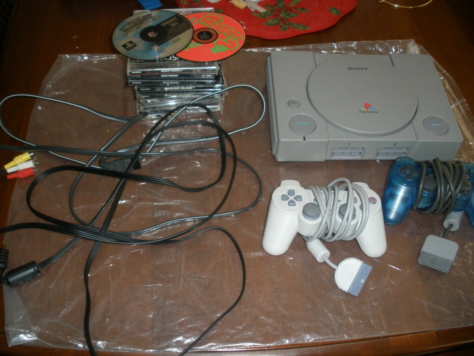 SONY PLAYSTATION 1 BUNDLE CONSOLE SCPH-7501 CONTROLLERS GAMES CABLES WORKS