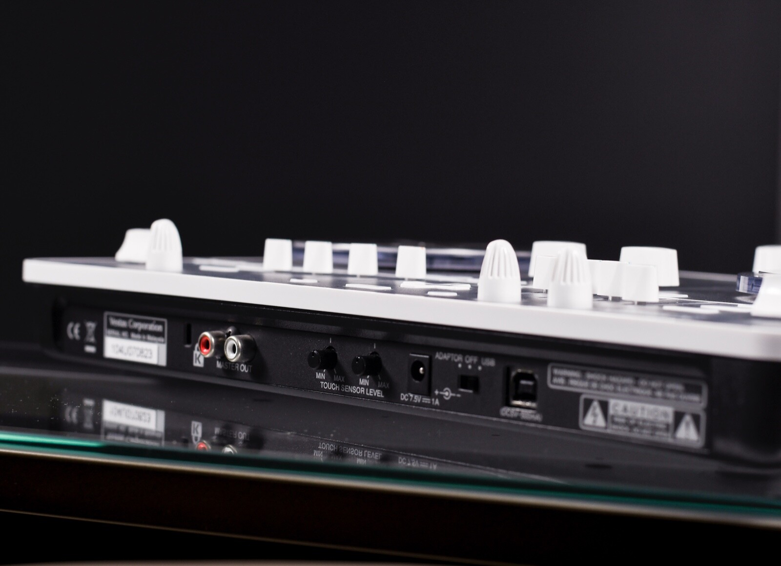 Vestax Spin USB MIDI/AUDIO DJ Controller for Mac computers