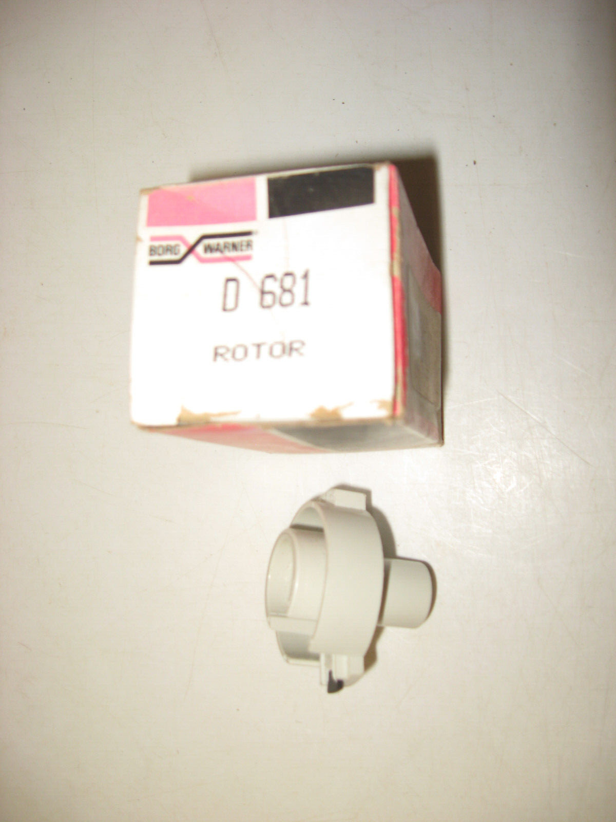 DISTRIBUTOR ROTOR, BWD # D681