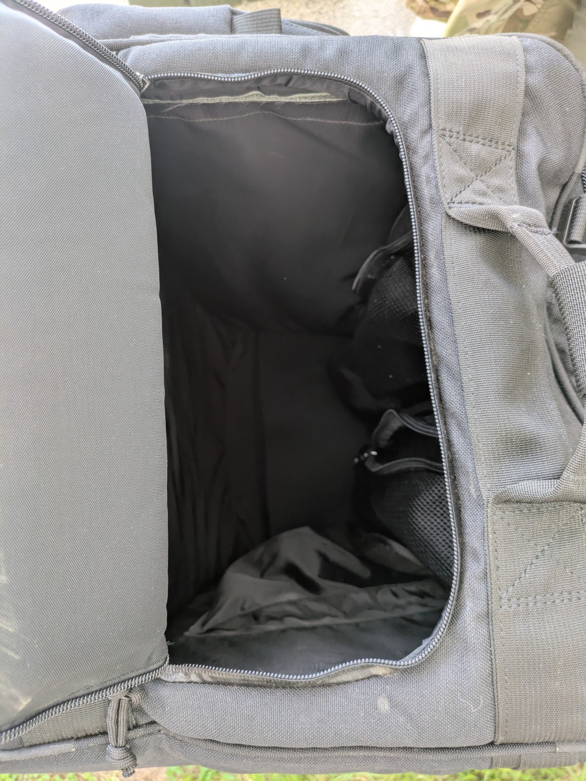 Force Protector Deployment Bag Military Black Rolling Padded Duffle Bag