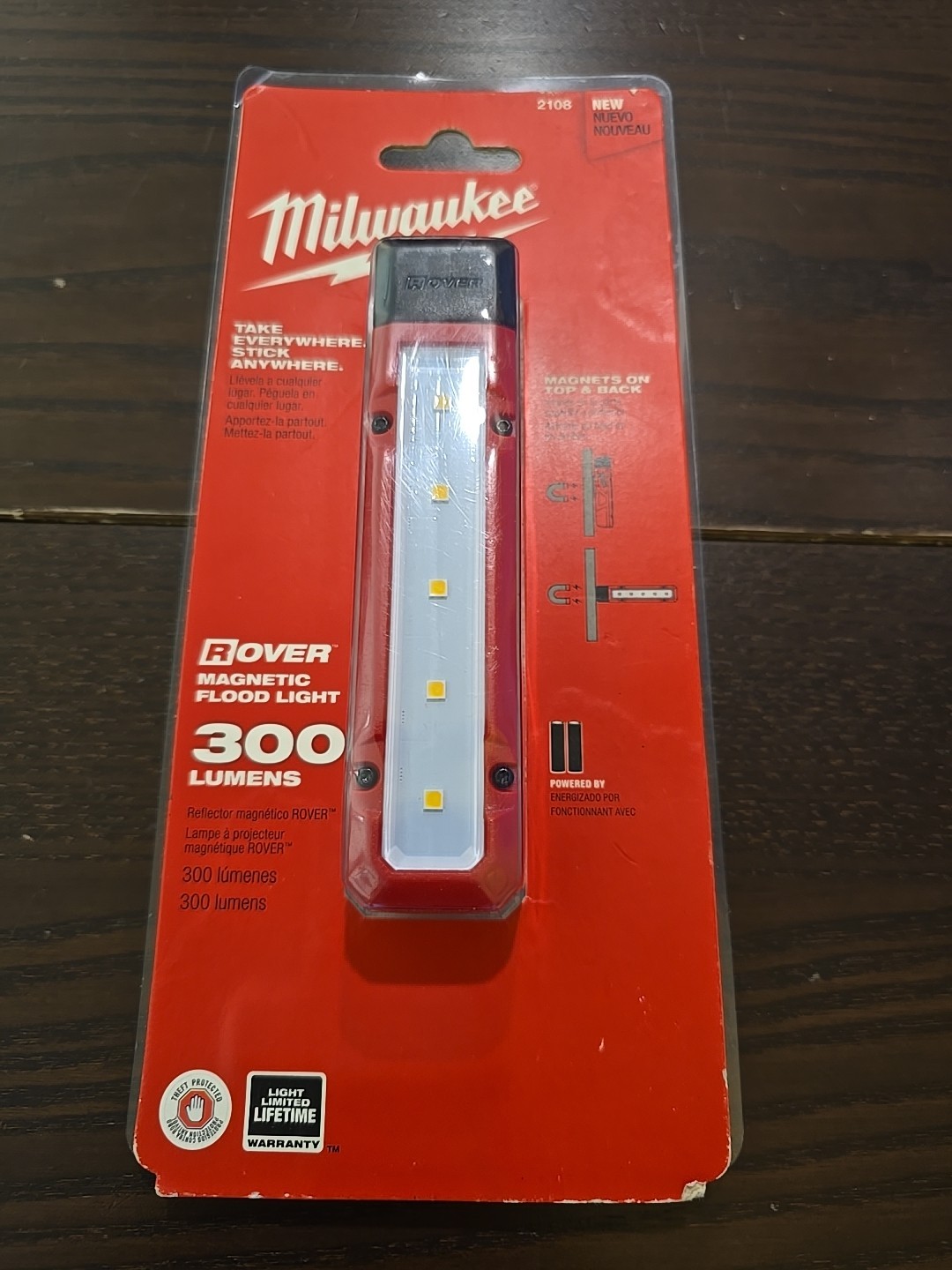 Milwaukee 2108 300-Lumens HD High Definition Led ROVER Magnetic Flood Light NEW