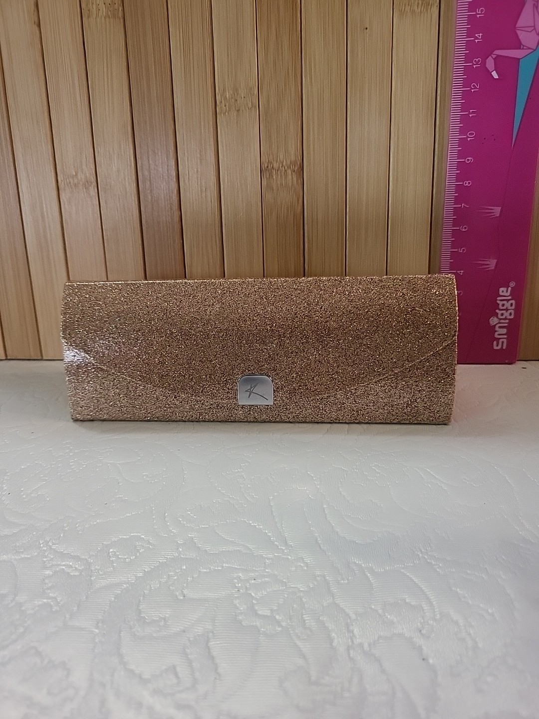 Kylie Minogue Glasses Case  Rose Gold Glitter Magnetic Semi Hard Shell As New 65