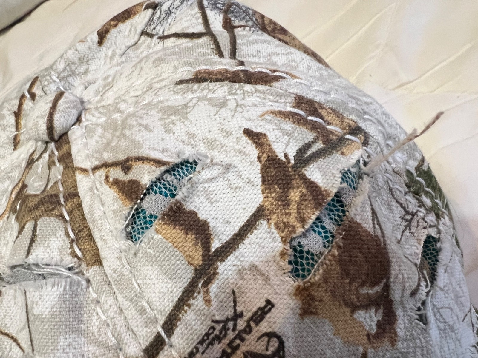 REALTREE DEER HUNTING LADIES WHITE WINTER CAMO Baseball Hat Cap distressed