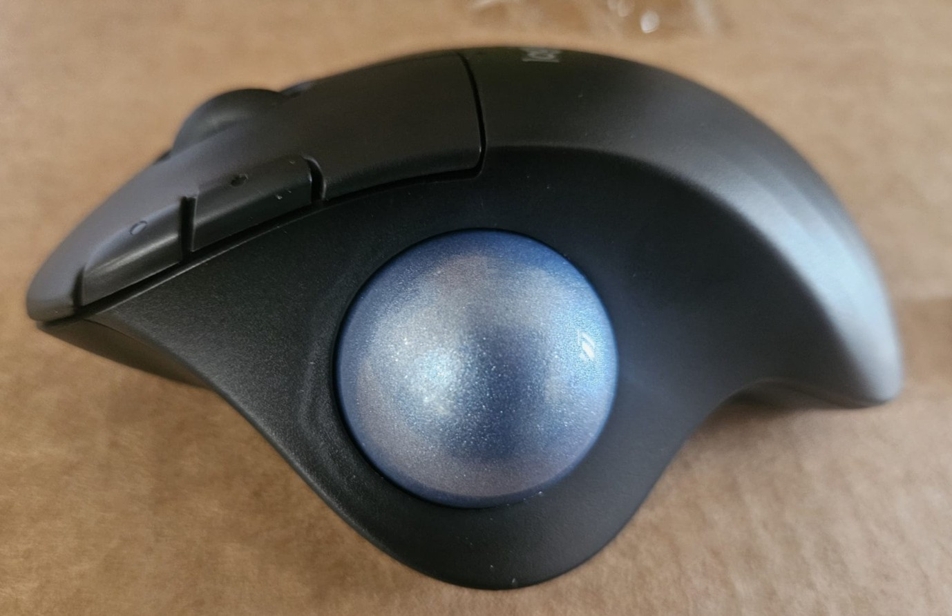 Logitech ERGO M575 Wireless Trackball Bluetooth Mouse Easy thumb control PC MAC