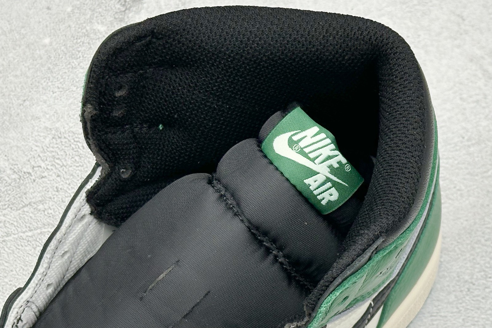 AJ1 Retro High Pine Green 555088-302
