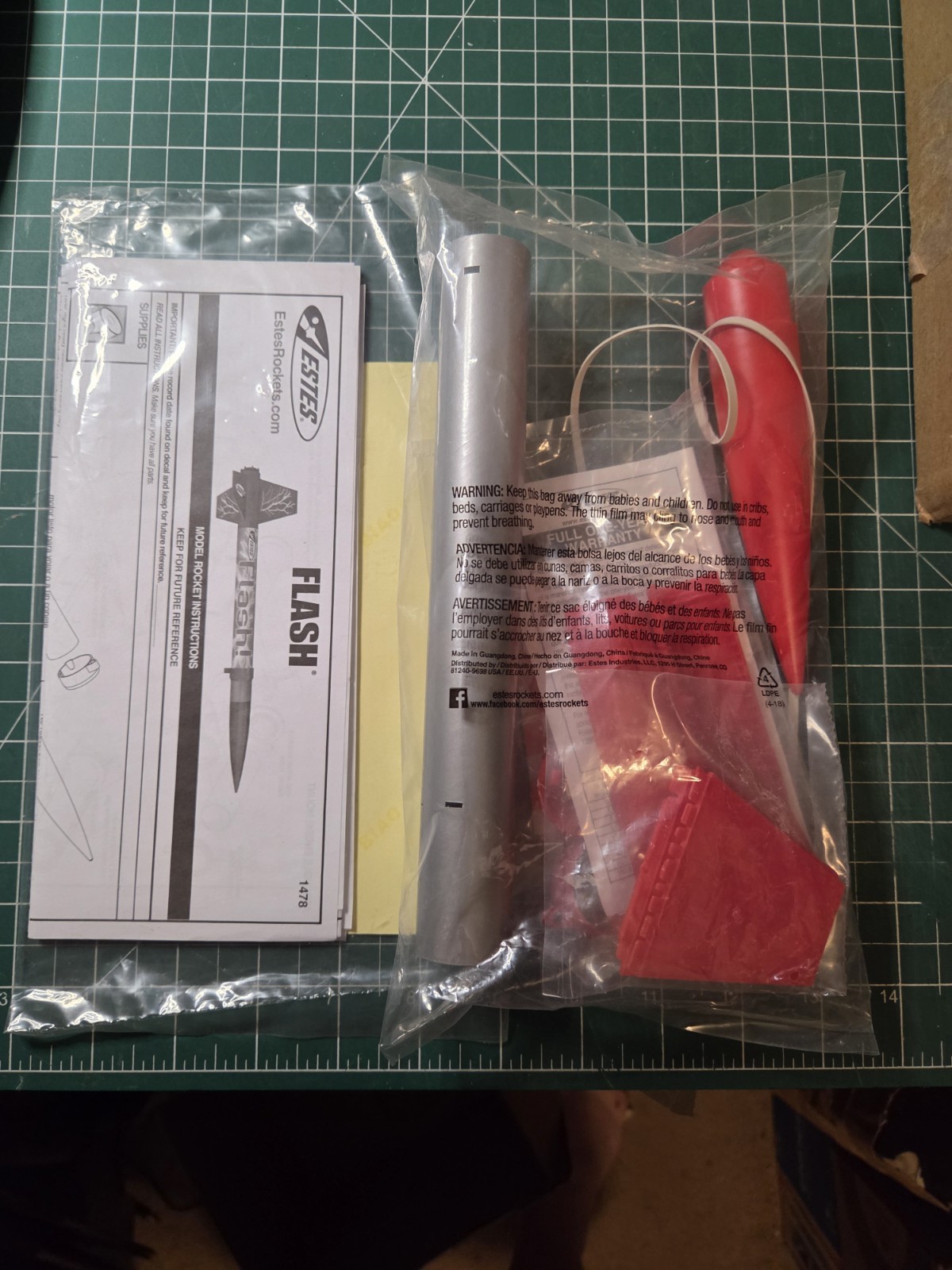 Estes Flash Model Rocket Kit SEALED BAGS "C" Motors Flies Up To 925ft #1478