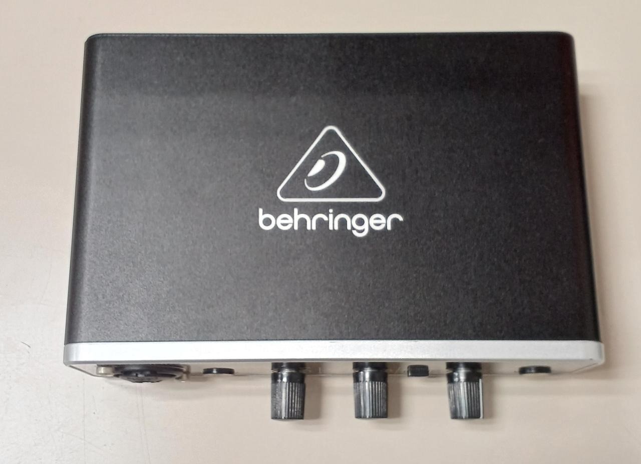 Behringer U-Phoria UMC22 USB Audio Interface w/MIDAS Mic Preamps & Manual