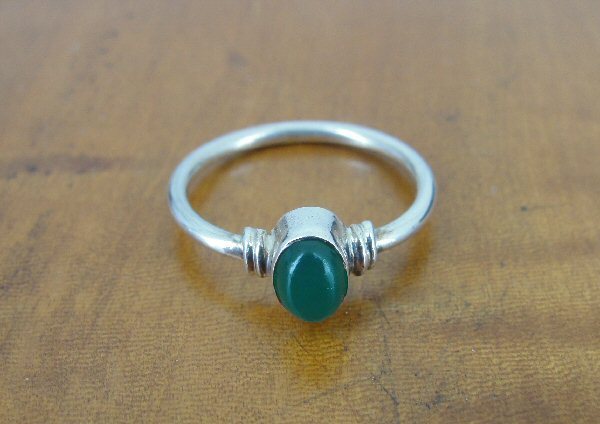 Green Stone single Band Sterling Silver 925 RING Size 8