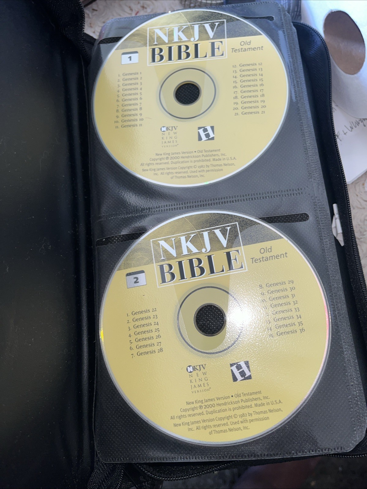 Old & New Testaments NKJV BIBLE Audio CD Hendrickson 2000 Carrying Case
