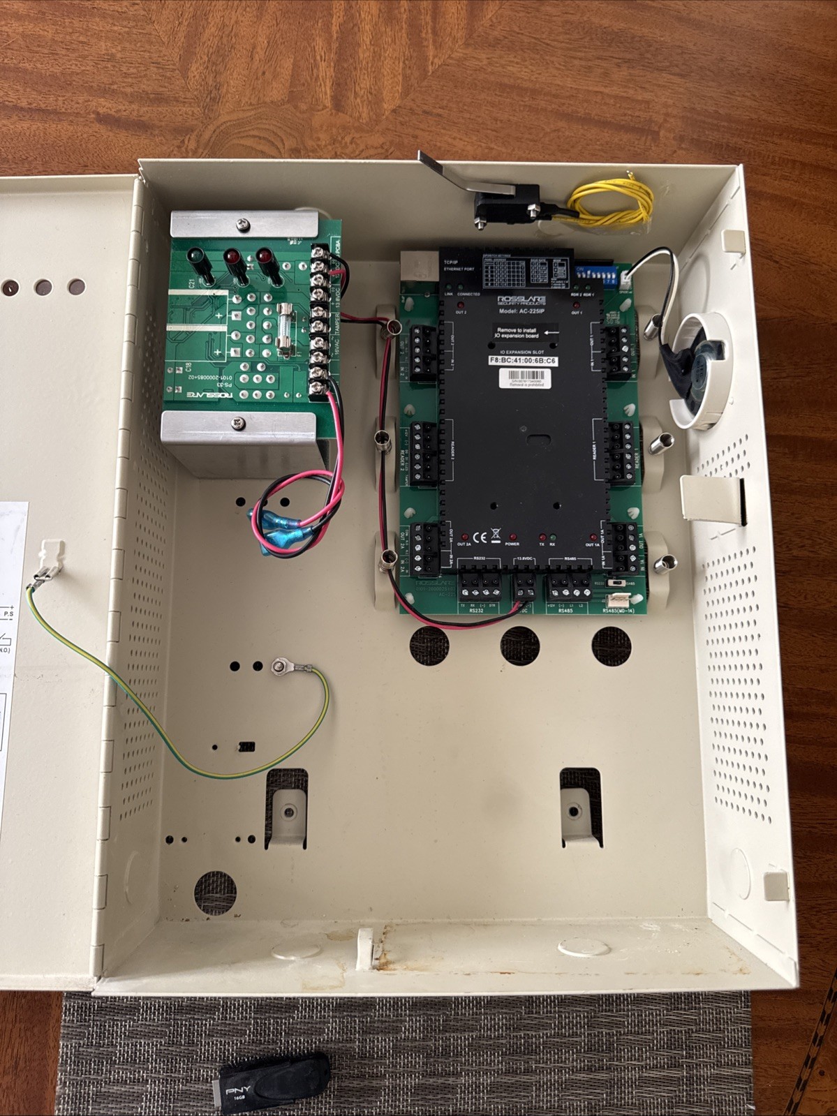 ROSSLARE AC-225IP ACCESS CONTROL.