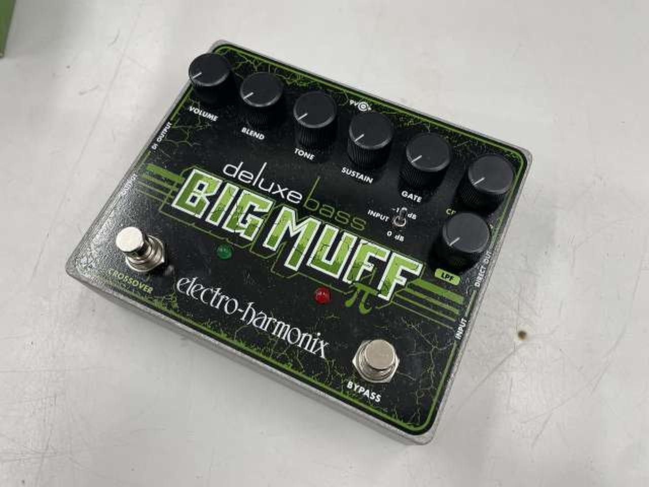 ELECTRO HARMONIX Deluxe Bass Big Muff Pi Distortion Pedal