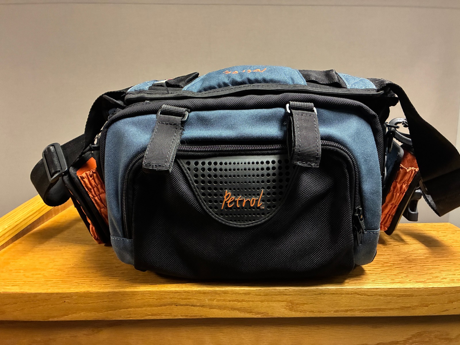 ⭕ PETROL PEGZ-2 AUDIO BAG