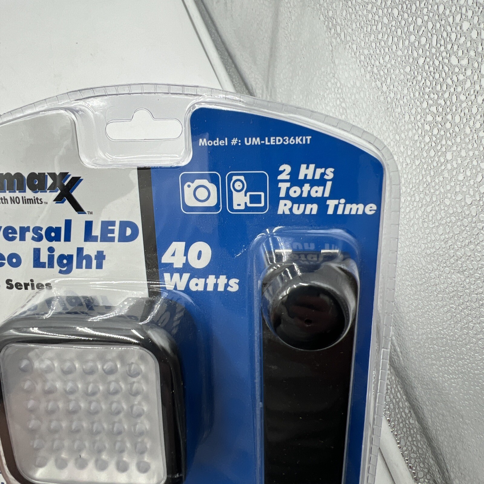 ULTIMAXX UNIVERSAL LED VIDEO LIGHT STUDIO SERIES - MODEL - UM-LED36KIT - SEALED