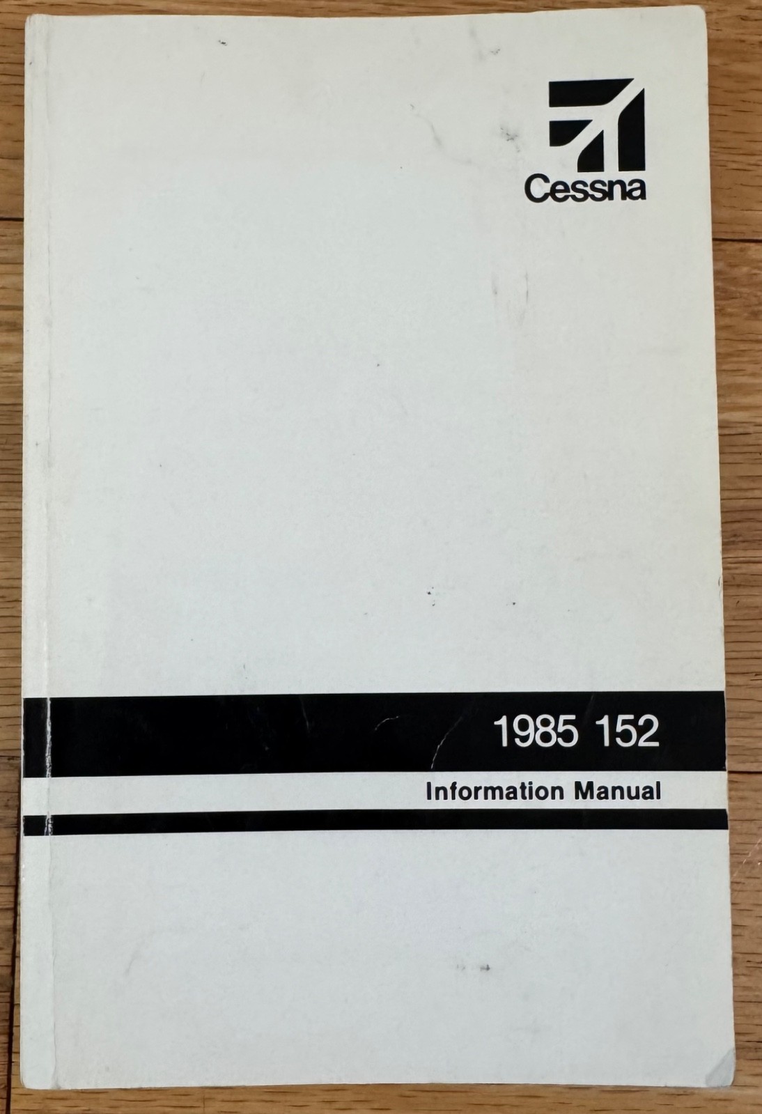 Cessna 1985 Model 152 Information Manual-Paperback