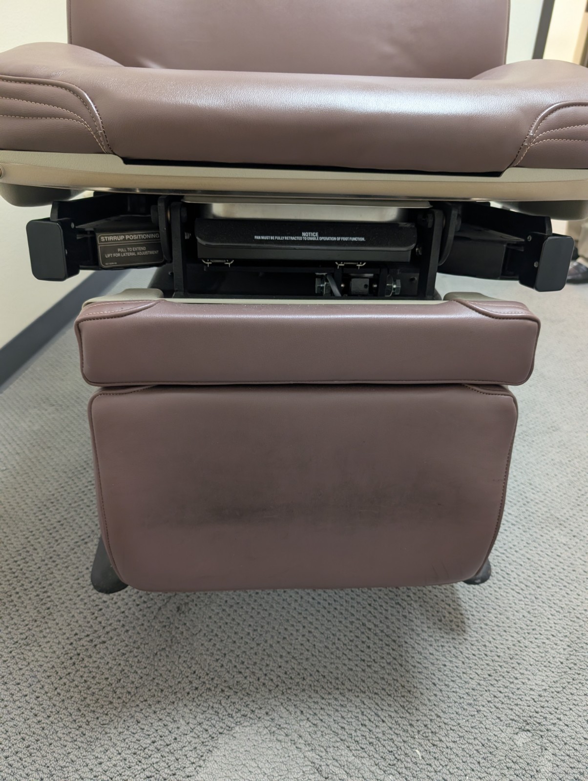 Midmark 411-011 Programable Exam Chair Table Procedure Surgeon Operation