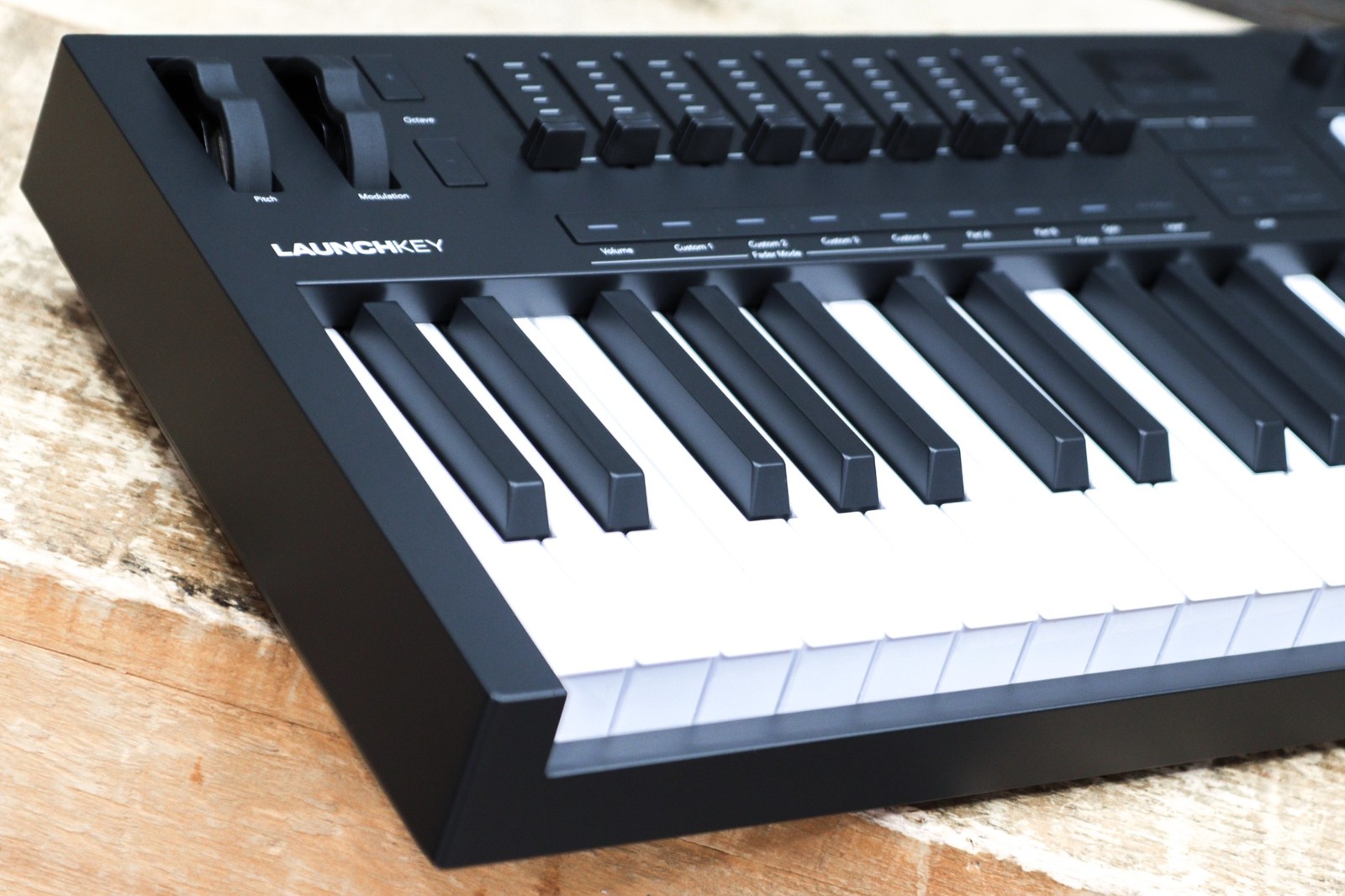 Novation Launchkey 49 Mk4 Complete Creative 49 Semi-Weighted Key MIDI Controller
