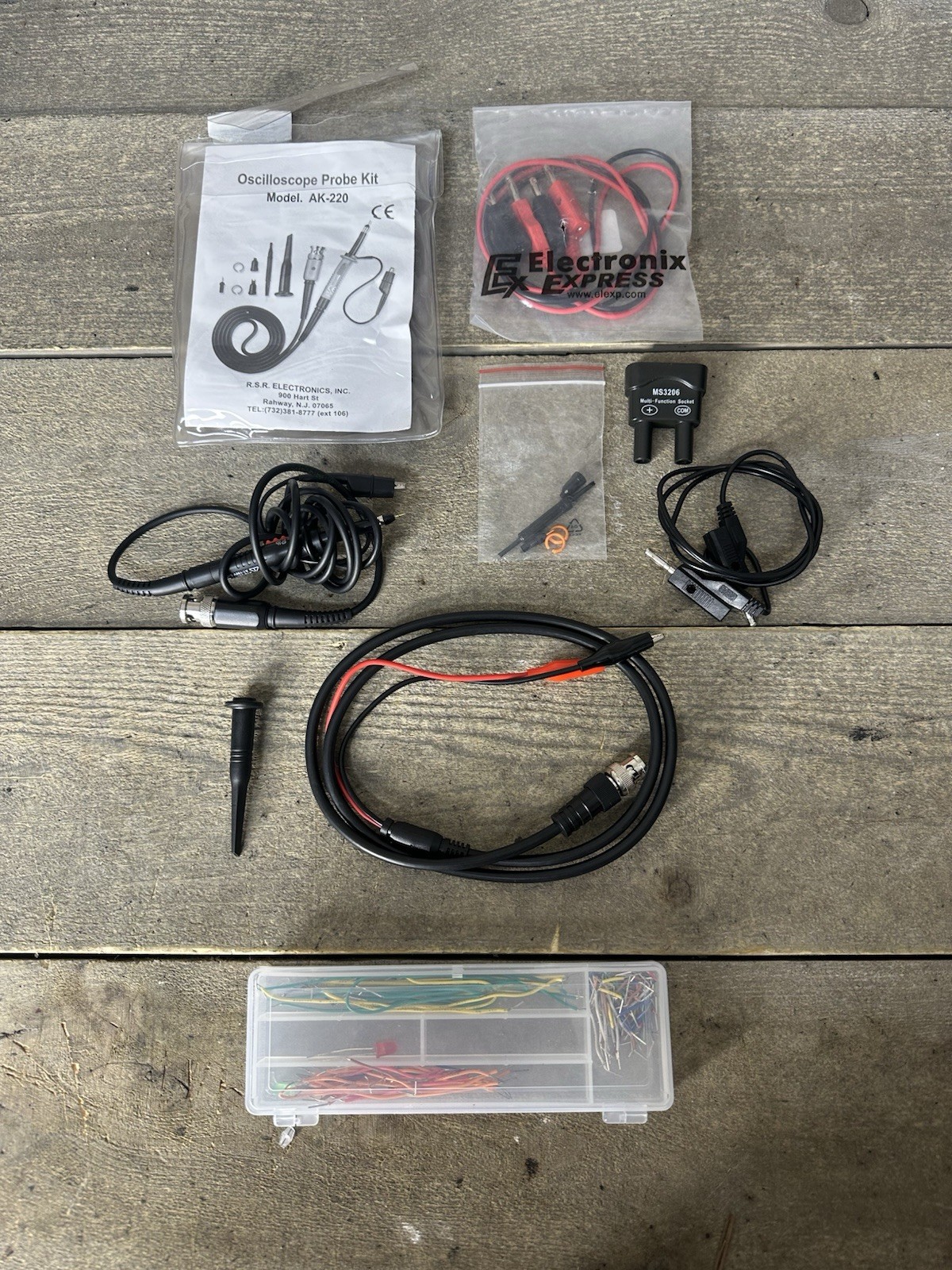 RSR Electronics Oscilloscope Probe AK-220 1-10x Switchable BNC Connector 60MHz