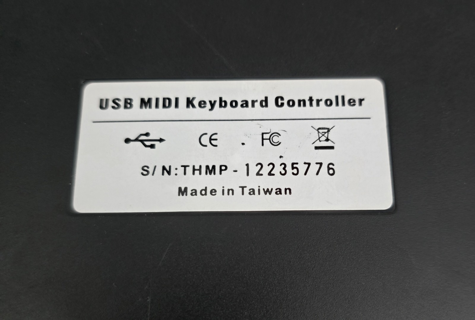 Midiplus AKM320 32 Key USB MIDI Keyboard Controller with Pitch and Mod Wheels