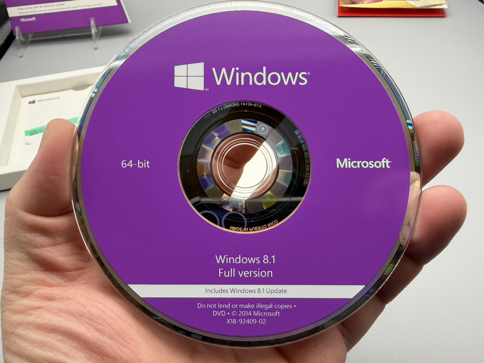 Microsoft Windows 8.1 Full Version 32 Bit and 64 Bit Discs w/Key