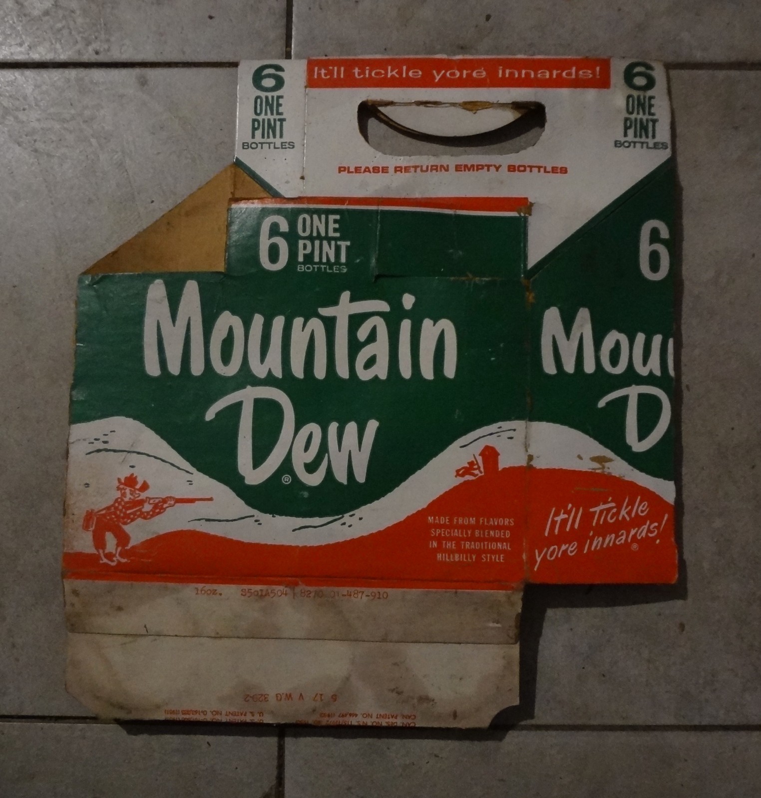 60s Mountain Dew Hillbilly 16 ounce One Pint Soda Pop bottle Carrier Carton RARE