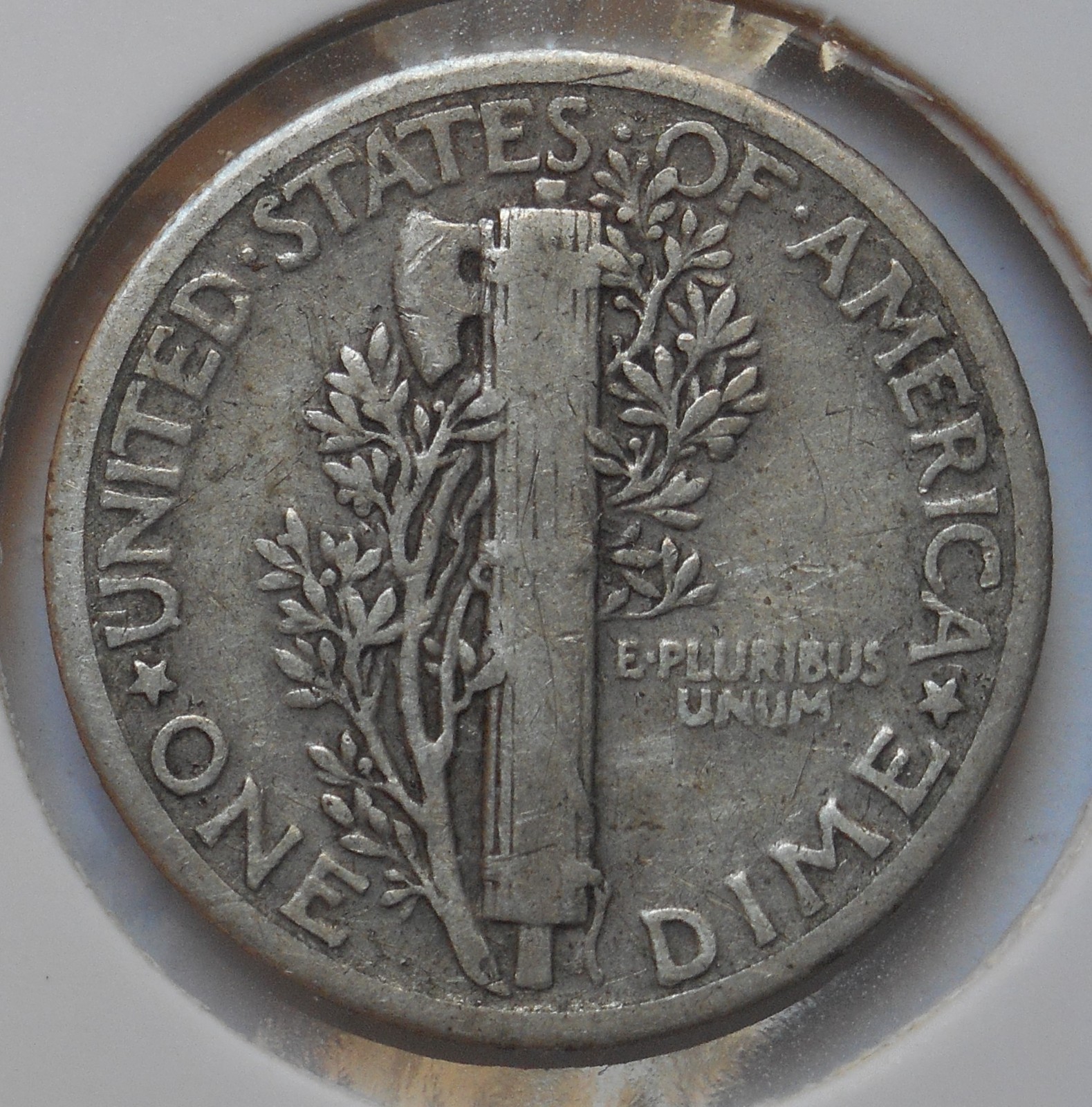 1925 . . Mercury Dime . . VG . . Very Good . . Old Silver. .