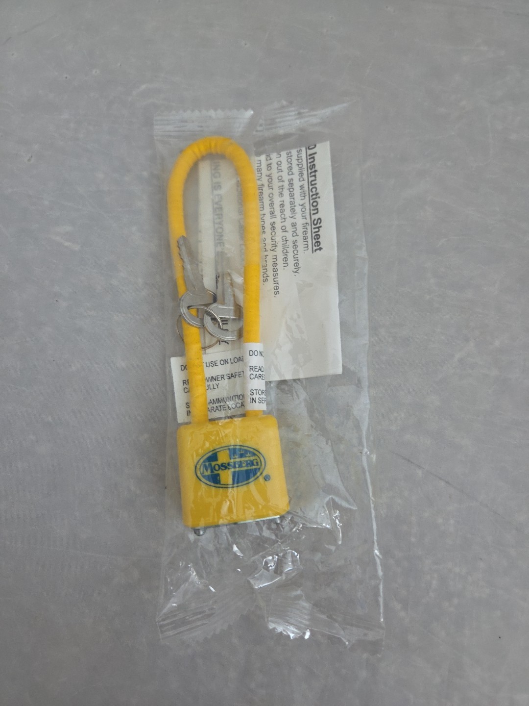 Mossberg Yellow Cable Firearm Safety Gun Lock w/2 Keys Instructions New