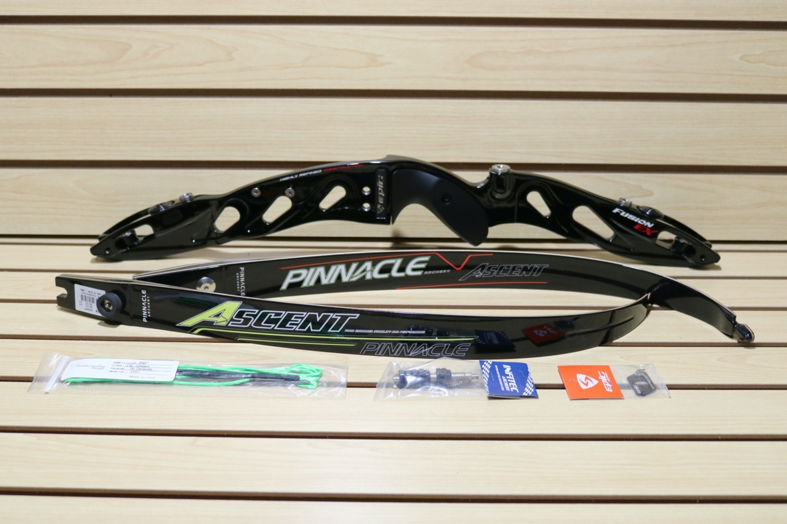 Epic Fusion EX Riser / Pinnacle Ascent Maple Core Bow / RH / BCY D97 String