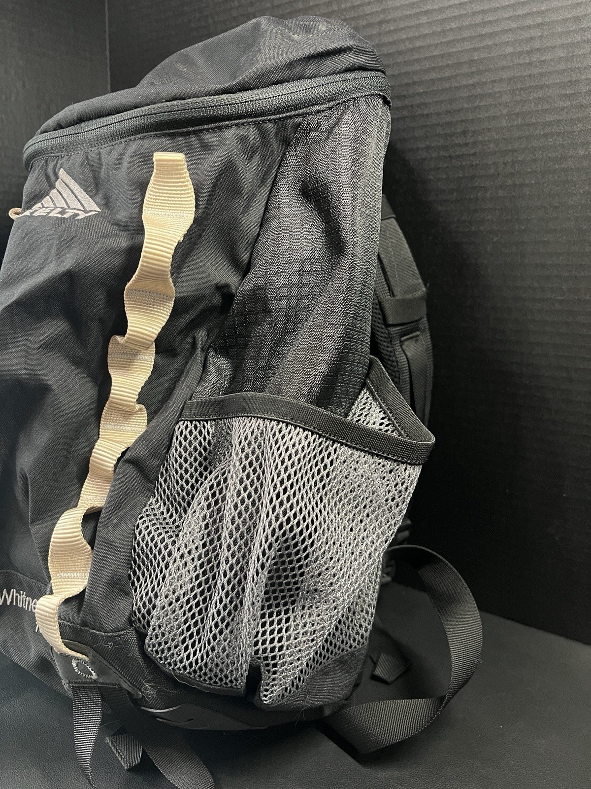 Kelty Whitney 1900 Black Backpack Hiking Hydration Daypack Style 22033060