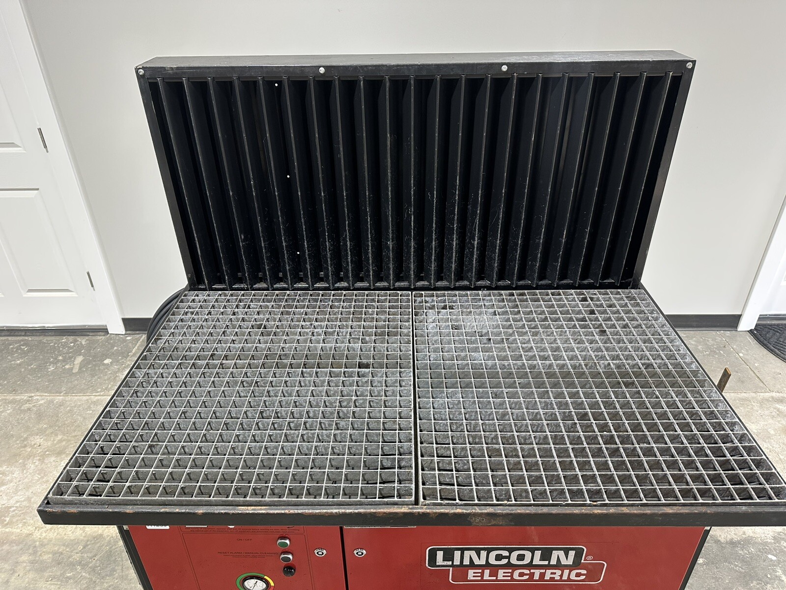 LINCOLN ELECTRIC 400-MS/A DOWNFLEX K2751-11 DOWNDRAFT WELDING TABLE